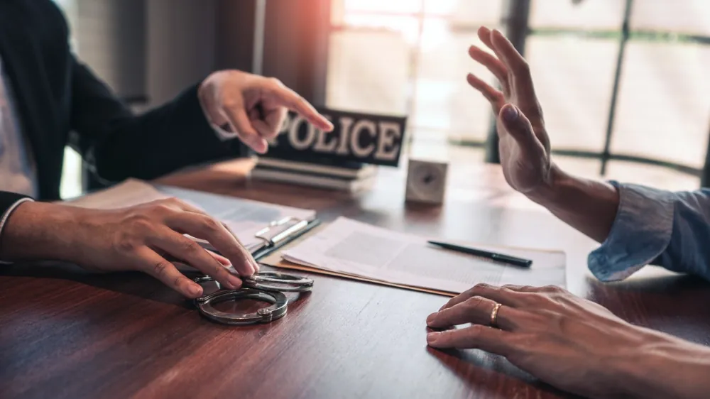 Entretien avec un avocat pénaliste au sujet d'un retrait de plainte